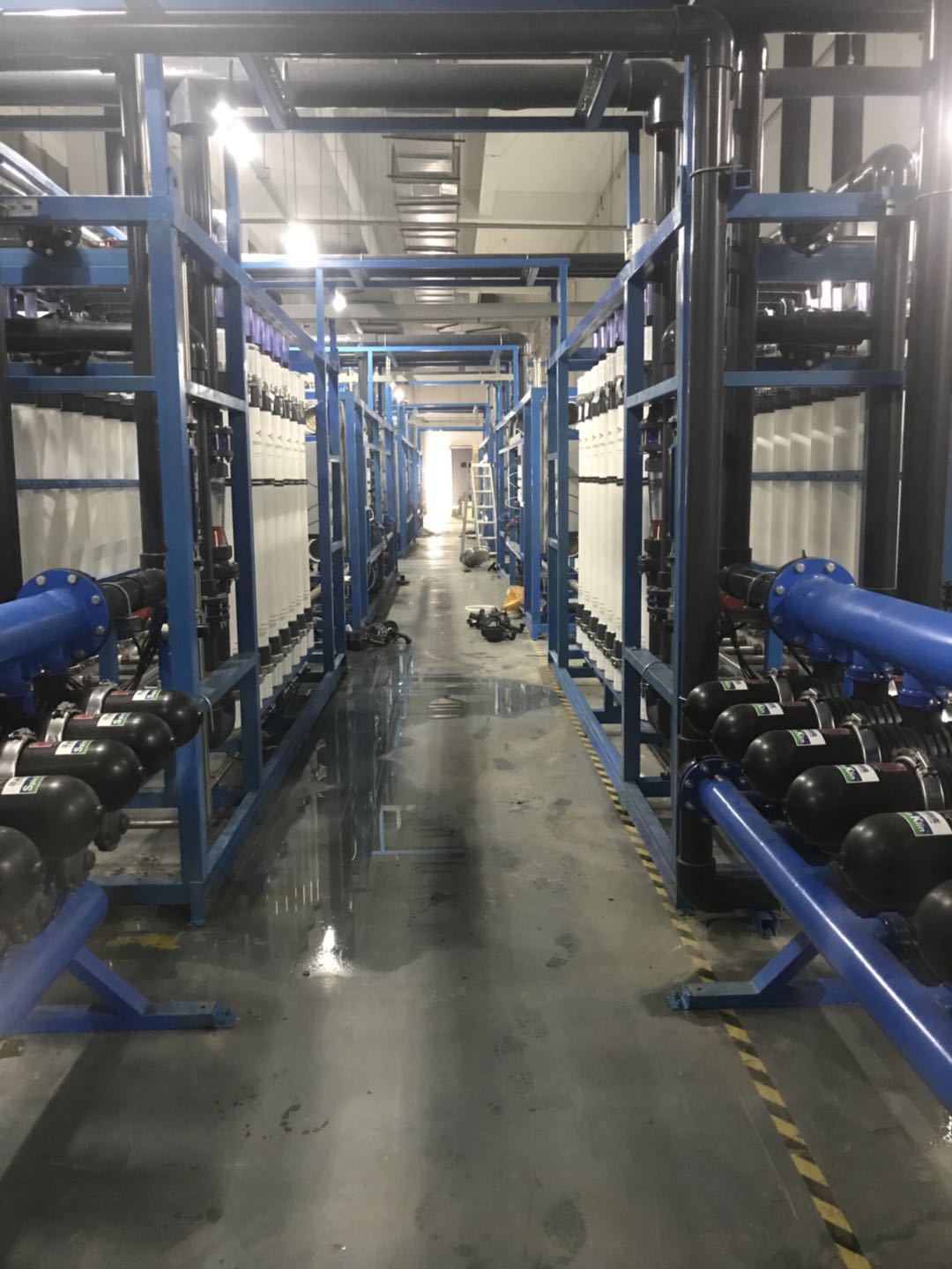 如何清洗超純水設備的管道？